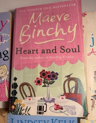 Lote 6 libros en inglés, puro cotilleo.