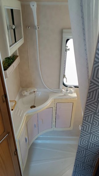 Se vende Caravana Avondale en Valencia