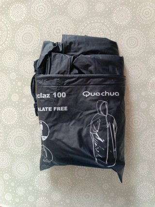 Impermeable Quechua Forclaz 100 Talla XL. Nuevo