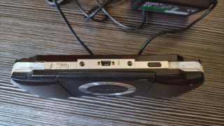 Sony PSP-1004 Fat + caricabatterie + scheda 8 GB