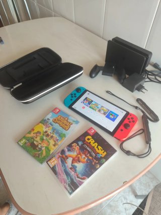 Nintendo Switch Azul/Rojo + Accesorios