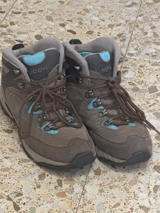 Botas de montaña UDOK marrones y turquesa
