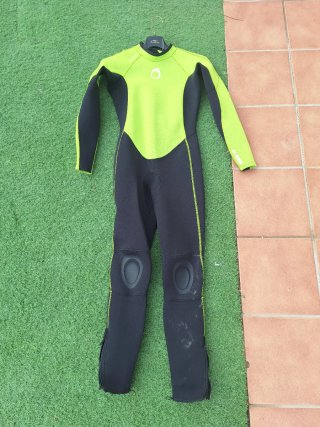Traje de Neopreno Negro y Verde Talla 11-12