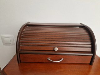 Archivador de Madera con Persiana