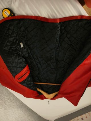 Cazadora de cuero roja mujer
