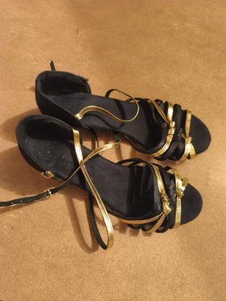 Zapatos negros y dorados para bailes latinos n° 38