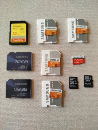 Lote de 10 Tarjetas de Memoria SD y MicroSD