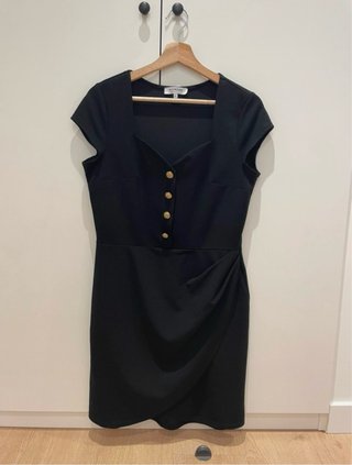 Vestido negro botones dorados
