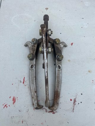 Extractor de rodamientos de 3 patas S45C. 150