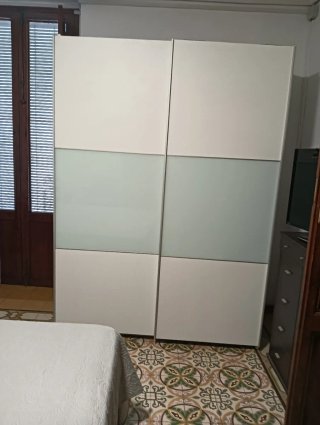 Armario puertas correderas blanco y cristal