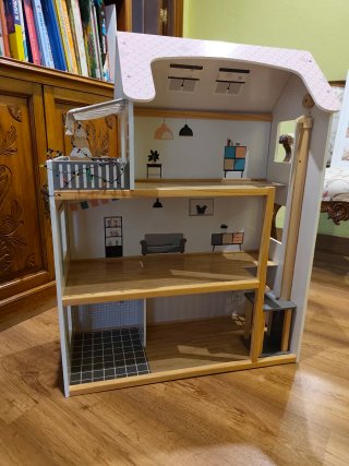Casa de Muñecas de Madera con Accesorios