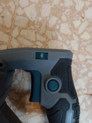 Sierra eléctrica de mano