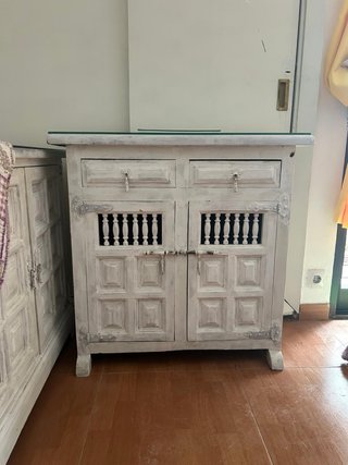 Mueble madera decapado rústico con cristal