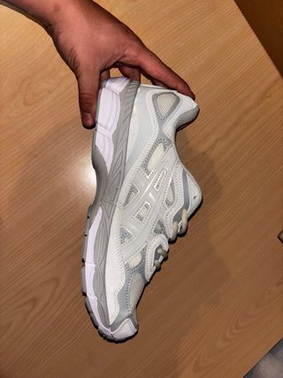 Asics NYC Grises Talla 42 Nuevas