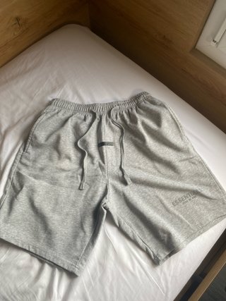 Pantalón corto Essentials gris