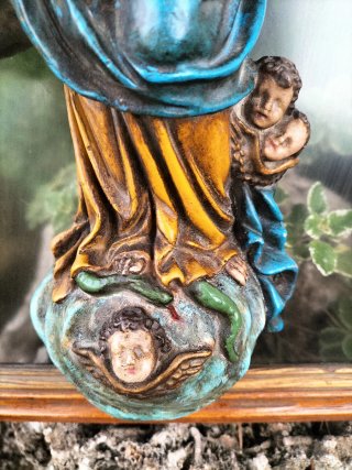 VIRGEN IMACULADA SOBRE CUADRO DE CRISTAL -