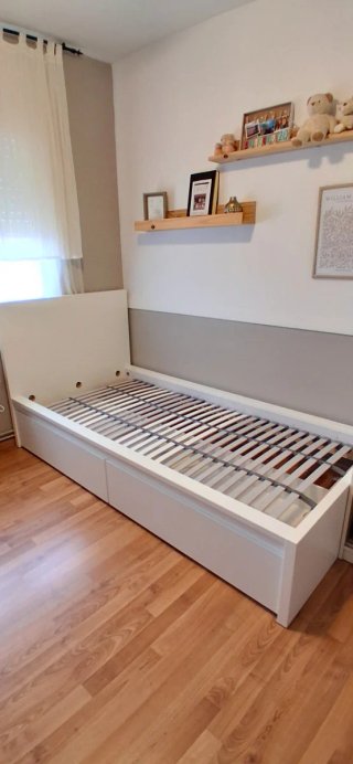 Cama  Ikea con colchón 90×200cm,con 2 cajones.