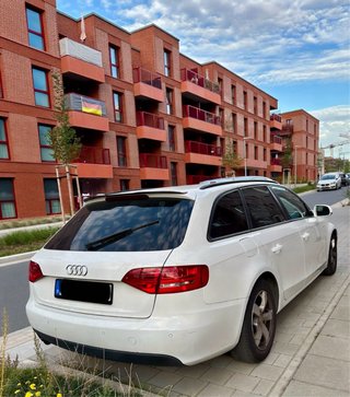 Audi A4 familiar blanco en muy buen estado.