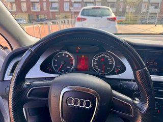 Audi A4 familiar blanco en muy buen estado.