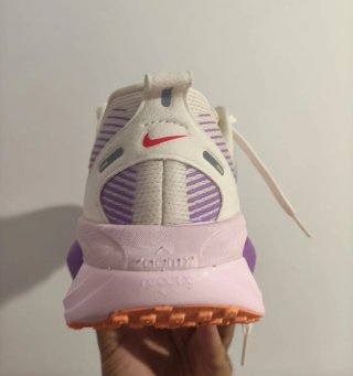 T40,5 Zapatillas Nike Vomero 18