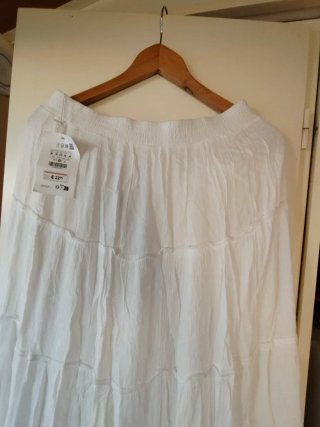 Falda blanca larga M