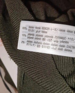 Jersey Zara cuello alto khaki oscuro