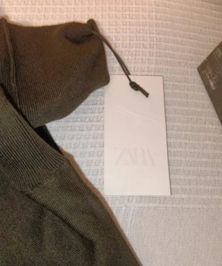 Jersey Zara cuello alto khaki oscuro