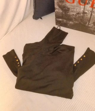 Jersey Zara cuello alto khaki oscuro