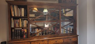Vitrina de Salón Estilo Colonial en Madera