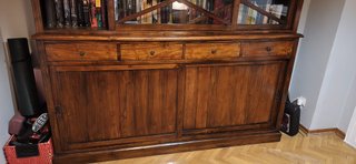 Vitrina de Salón Estilo Colonial en Madera