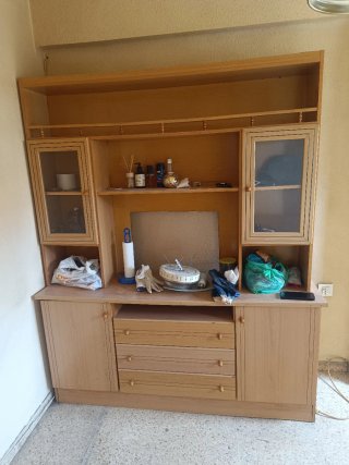 Mueble de comedor de madera