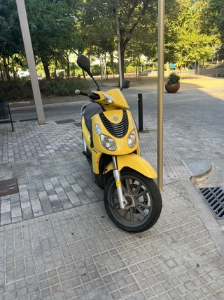 Piaggio Liberty 125 Amarilla