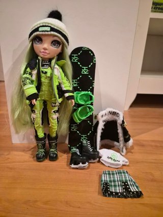 Muñeca Rainbow High Snowboarding