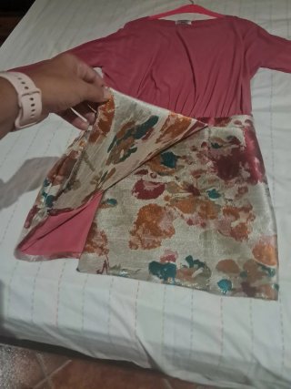Vestido con falda estampada