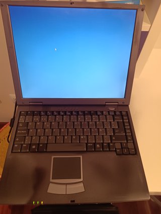 Portátil Retro Hundyx HN-3000 Celeron CLEVO 3220