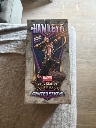 Statua Hawkeye Faux Bronze Painted Edition