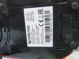 Cafetera Nespresso Vertuo Plus Roja