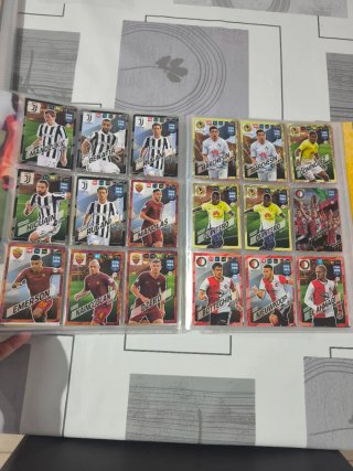 Álbum Panini Adrenalyn XL 2018 FIFA 365