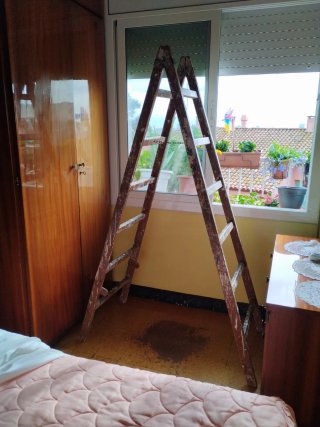 Escalera de pintor plegable