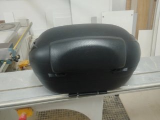 Baúl Shad y soporte FZ6N