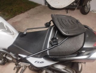 Baúl Shad y soporte FZ6N