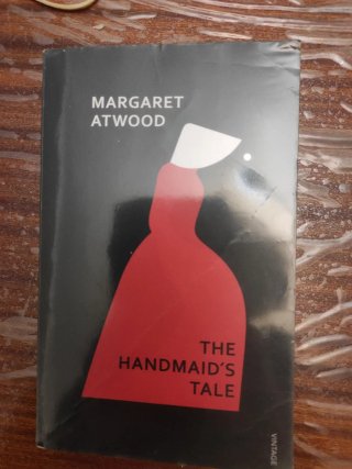 The handmaid's tale (El cuento de la criada)