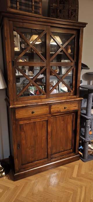 Vitrina de Salón Estilo Colonial en Madera