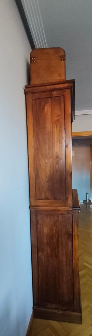 Vitrina de Salón Estilo Colonial en Madera