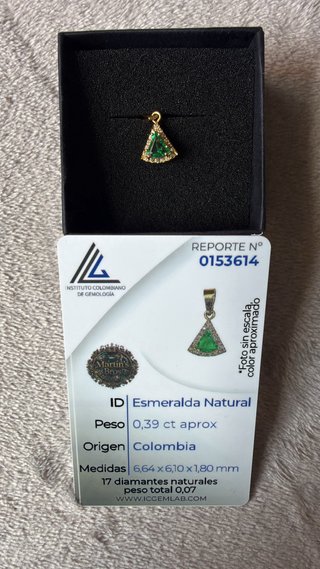 Dije de Oro con Esmeralda y Diamantes