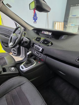 Renault Grand Scenic 2012