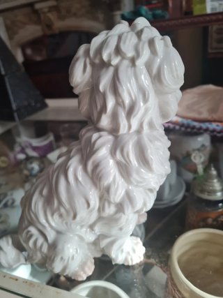 Figura de Perro de Porcelana Algora