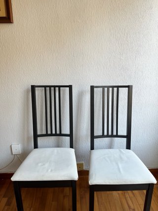 Set de 4 Sillas de Comedor Blancas y Negras