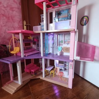 Casa Barbie Dreamhouse con tobogán y piscina