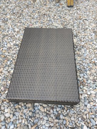 Tavolino da giardino in rattan e metallo in perfetto stato
